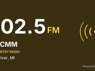 WCMM 102.5 FM, Gulliver, MI