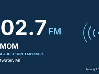 WMOM 102.7 FM, Pentwater, MI